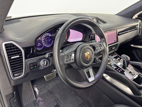 Used 2021 Porsche Cayenne Turbo S AWD/4WD image 14