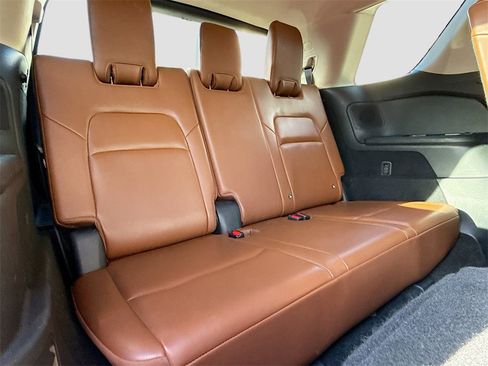 Used 2023 Nissan Pathfinder Platinum image 30