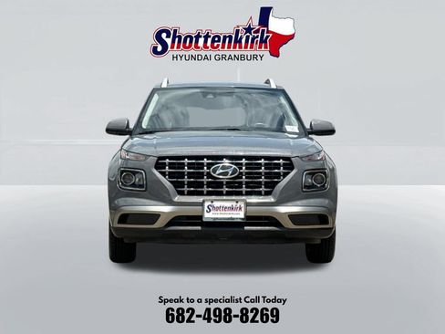Used 2020 Hyundai Venue SEL w/ Convenience Package FWD image 2