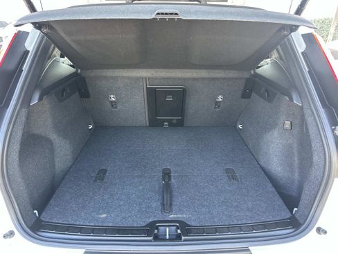 Certified 2025 Volvo XC40 B5 Plus image 23