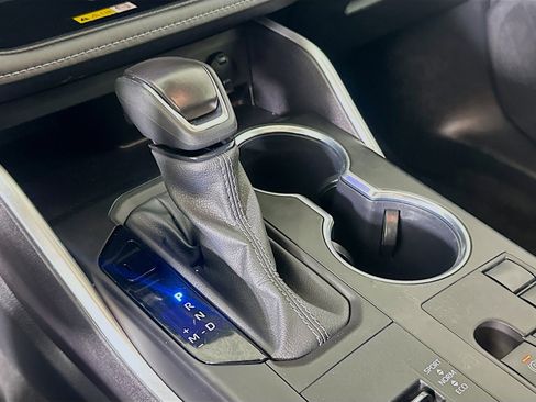 Used 2024 Toyota Highlander XLE image 25