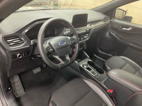 Used 2025 Ford Escape ST-Line AWD/4WD image 6