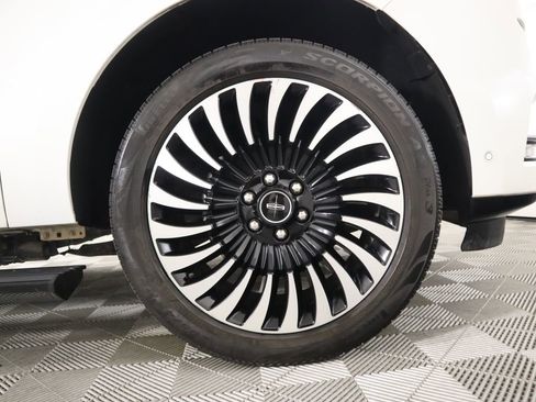 Used 2021 Lincoln Navigator L Black Label w/ Cargo Convenience Package image 33