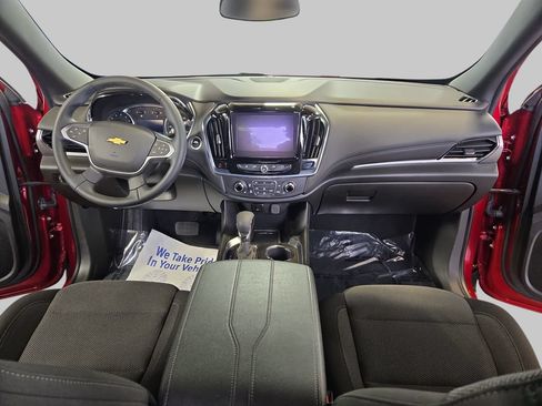 Used 2023 Chevrolet Traverse LT AWD/4WD image 9