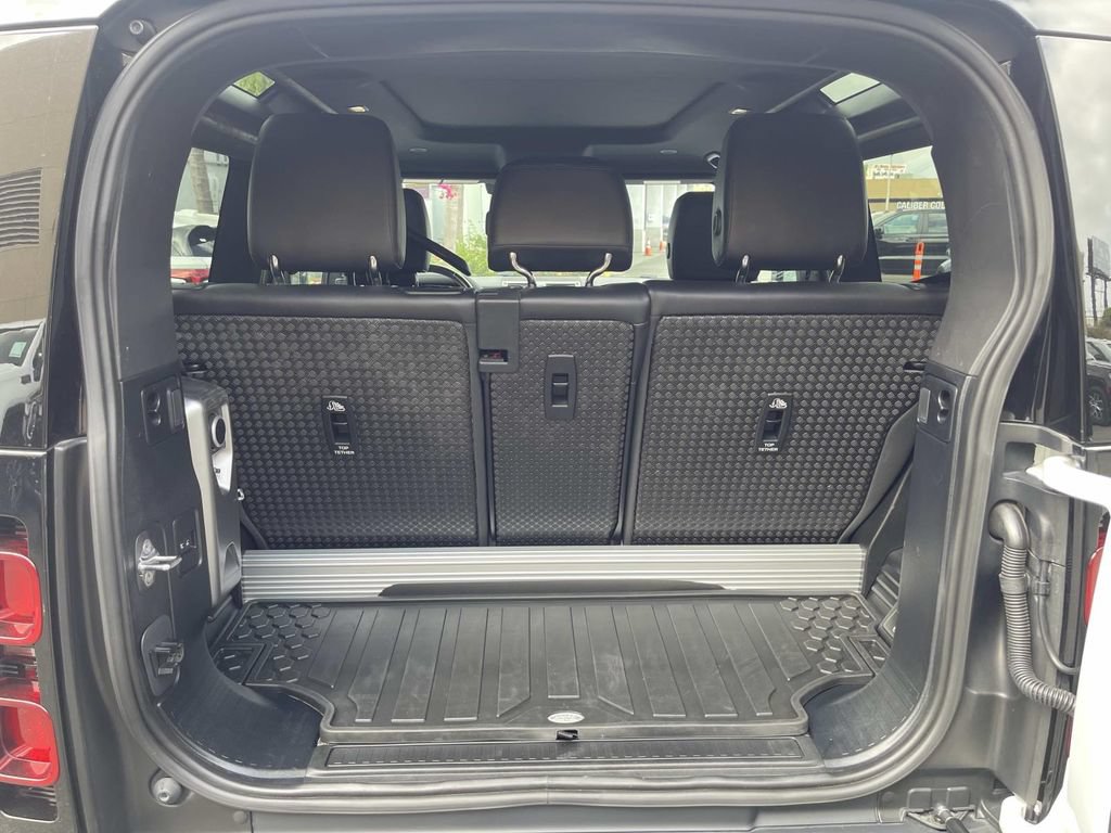 Used 2023 Land Rover Defender 90 X-Dynamic SE AWD/4WD image 8