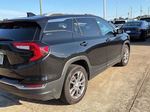 Used 2024 GMC Terrain SLT FWD image 2