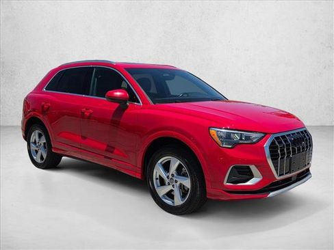 Used 2020 Audi Q3 2.0T Premium w/ Convenience Package AWD/4WD image 3