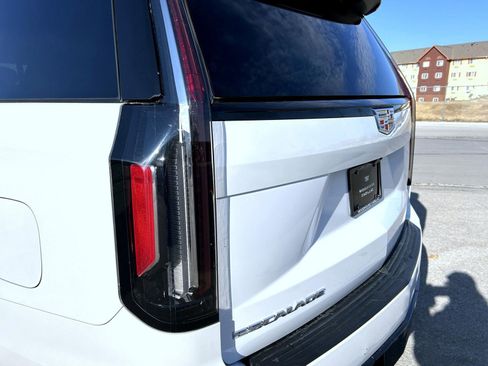 Certified 2023 Cadillac Escalade ESV Sport Platinum image 11