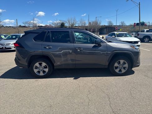 Used 2025 Toyota RAV4 LE AWD/4WD image 8