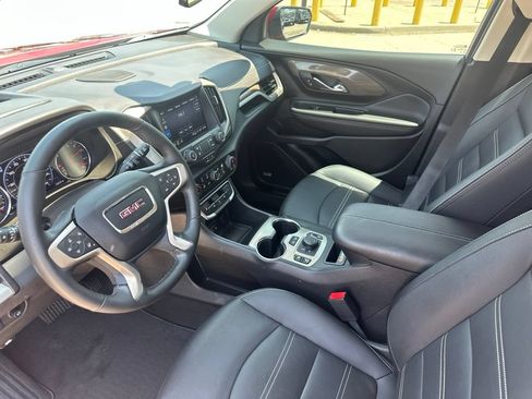 Used 2024 GMC Terrain Denali w/ Denali Premium Package AWD/4WD image 15