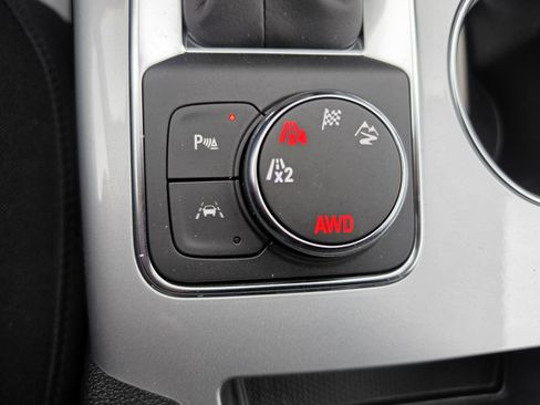 Used 2026 Chevrolet Blazer LT AWD/4WD image 9