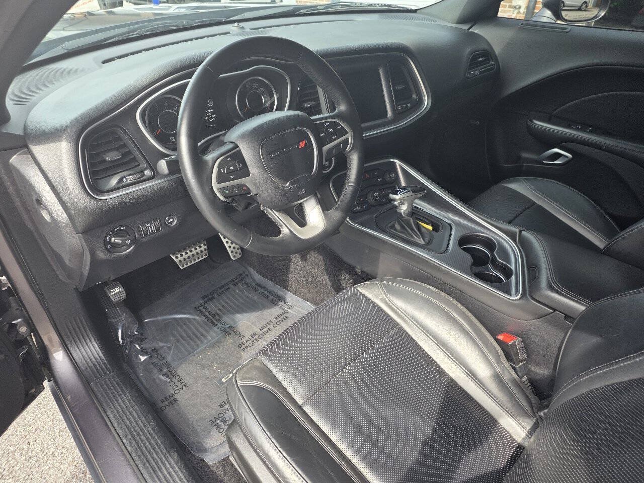 Used 2015 Dodge Challenger SXT Plus RWD image 10