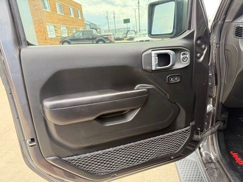 Used 2019 Jeep Wrangler Sport AWD/4WD image 24