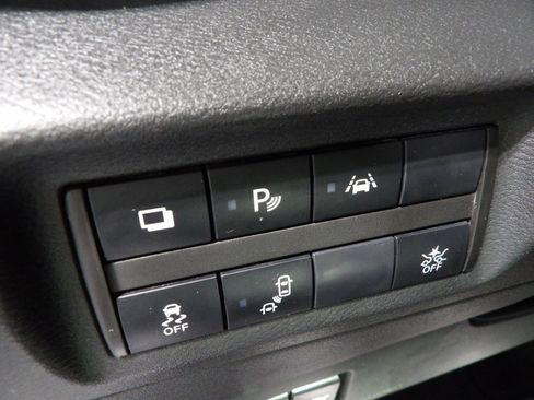 Used 2021 Nissan Kicks S image 22