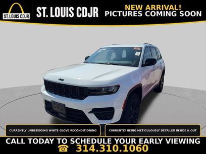 Used 2023 Jeep Grand Cherokee Altitude