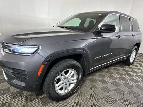Used 2024 Jeep Grand Cherokee Laredo AWD/4WD image 6