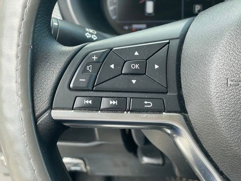 Used 2021 Nissan Kicks SV w/ Interior Electronics Package FWD image 13
