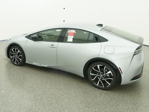 New 2026 Toyota Prius Plug-In Hybrid FWD image 14