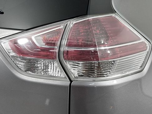 Used 2016 Nissan Rogue S w/ Appearance Package FWD image 30