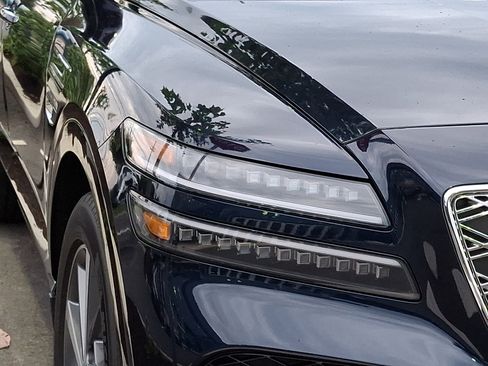 Certified 2026 Genesis GV80 2.5T Advanced AWD/4WD image 9