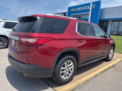 Used 2018 Chevrolet Traverse LT FWD image 4