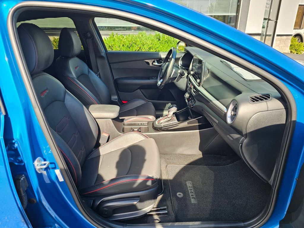 Used 2023 Kia Forte GT FWD image 11