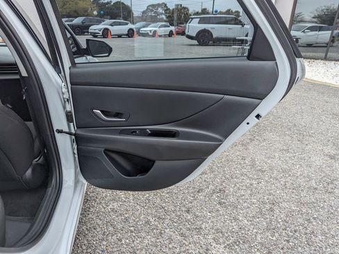 Used 2024 Hyundai Elantra SEL image 30