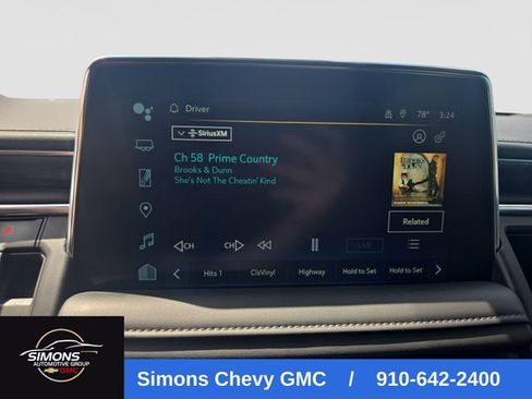 Used 2024 Chevrolet Suburban LT RWD image 13