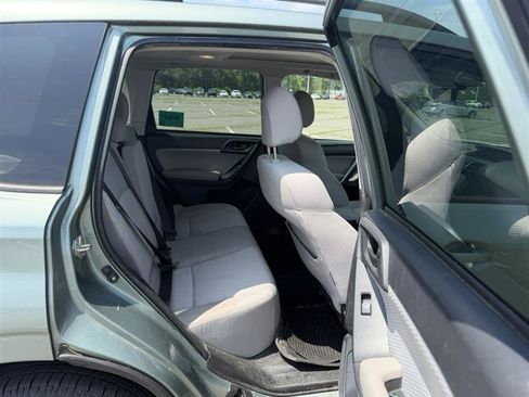 Used 2017 Subaru Forester 2.5i Premium AWD/4WD image 8