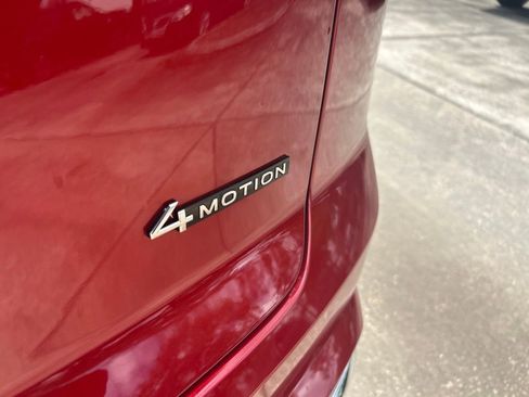 Certified 2024 Volkswagen Atlas Cross Sport SEL image 33