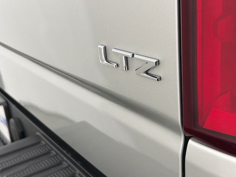 Used 2021 Chevrolet Silverado 1500 LTZ w/ LTZ Premium Package AWD/4WD image 42