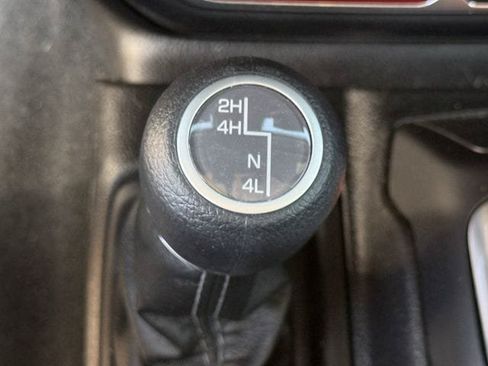 Used 2024 Jeep Gladiator Sport AWD/4WD image 19