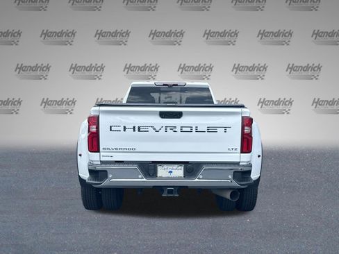 Used 2022 Chevrolet Silverado 3500 LTZ w/ LTZ Convenience Package AWD/4WD image 9