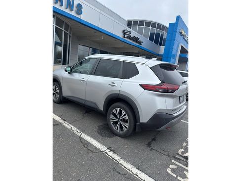 Used 2022 Nissan Rogue SV w/ SV Premium Package image 7