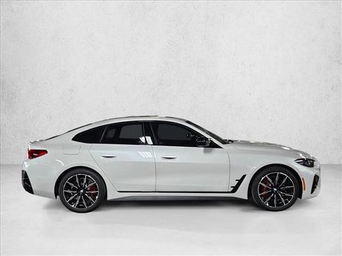 New 2026 BMW M440i image 4