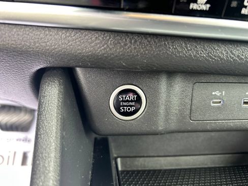 Used 2022 Nissan Rogue SV AWD/4WD image 16