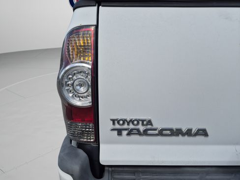 Used 2015 Toyota Tacoma PreRunner w/ TRD Sport Package RWD image 23