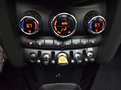 Used 2024 MINI Cooper SE FWD image 30
