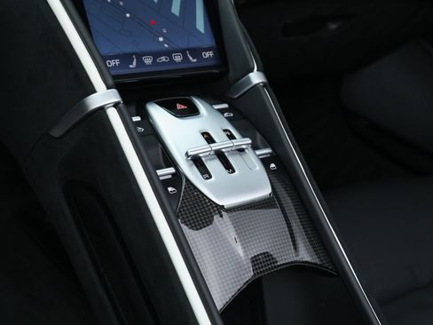 Certified 2025 Ferrari Roma Spider RWD image 34