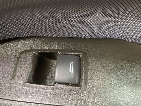 Used 2023 Chevrolet Equinox RS w/ RS Leather Package image 24