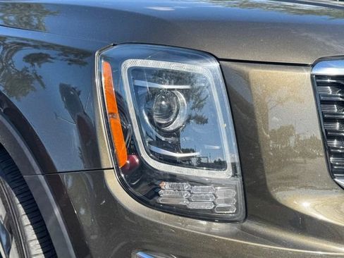 Certified 2022 Kia Telluride S image 9