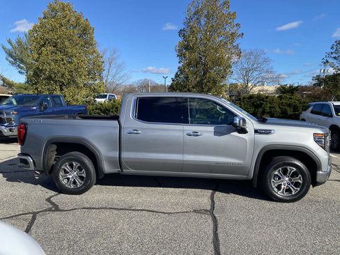 Used 2025 GMC Sierra 1500 SLT image 8