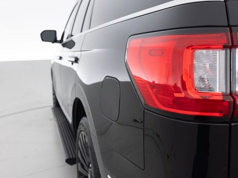 Used 2018 Lincoln Navigator Reserve w/ Technology Package image 13