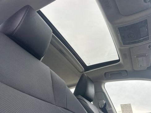 Used 2023 Lexus ES 300h w/ Premium Package image 16