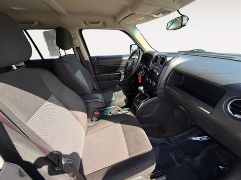 Used 2014 Jeep Patriot Sport w/ Power Value Group FWD image 16