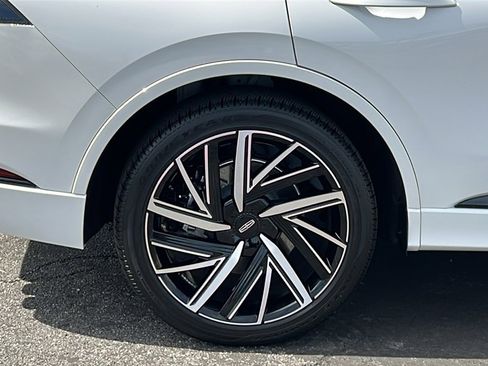 Used 2025 Lincoln Aviator Black Label w/ Black Label Special Edition image 7