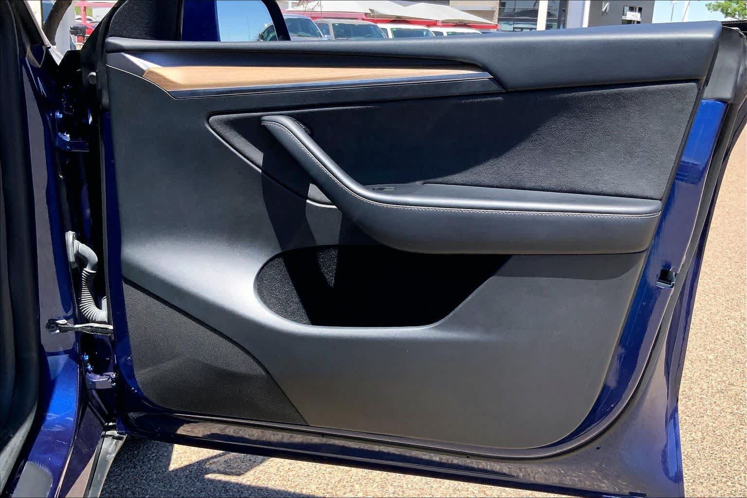 Used 2023 Tesla Model Y Long Range AWD/4WD image 43
