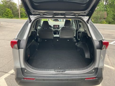 Used 2021 Toyota RAV4 XLE Premium AWD/4WD image 36