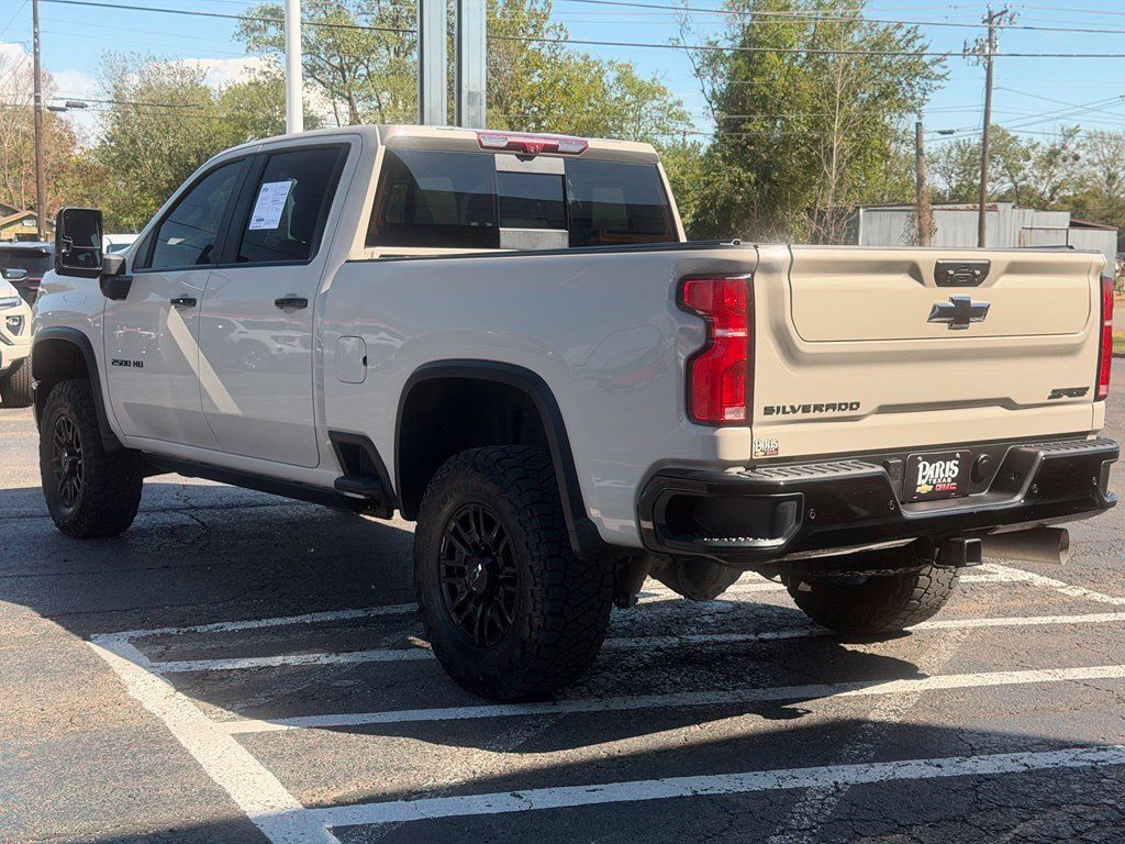 Used 2026 Chevrolet Silverado 2500 ZR2 w/ LPO, Dark Essentials Package AWD/4WD image 8