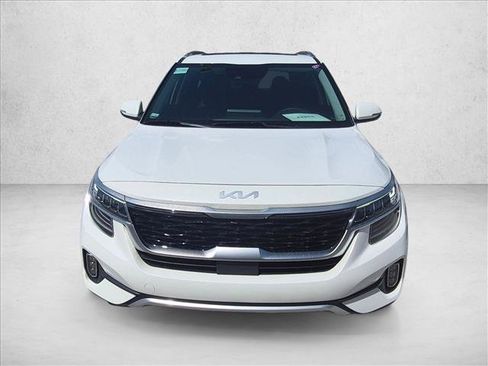 Used 2022 Kia Seltos SX w/ Sunroof Package AWD/4WD image 2
